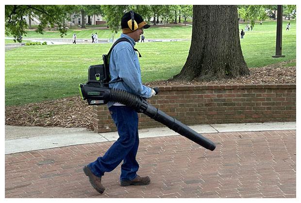 Leaf blower