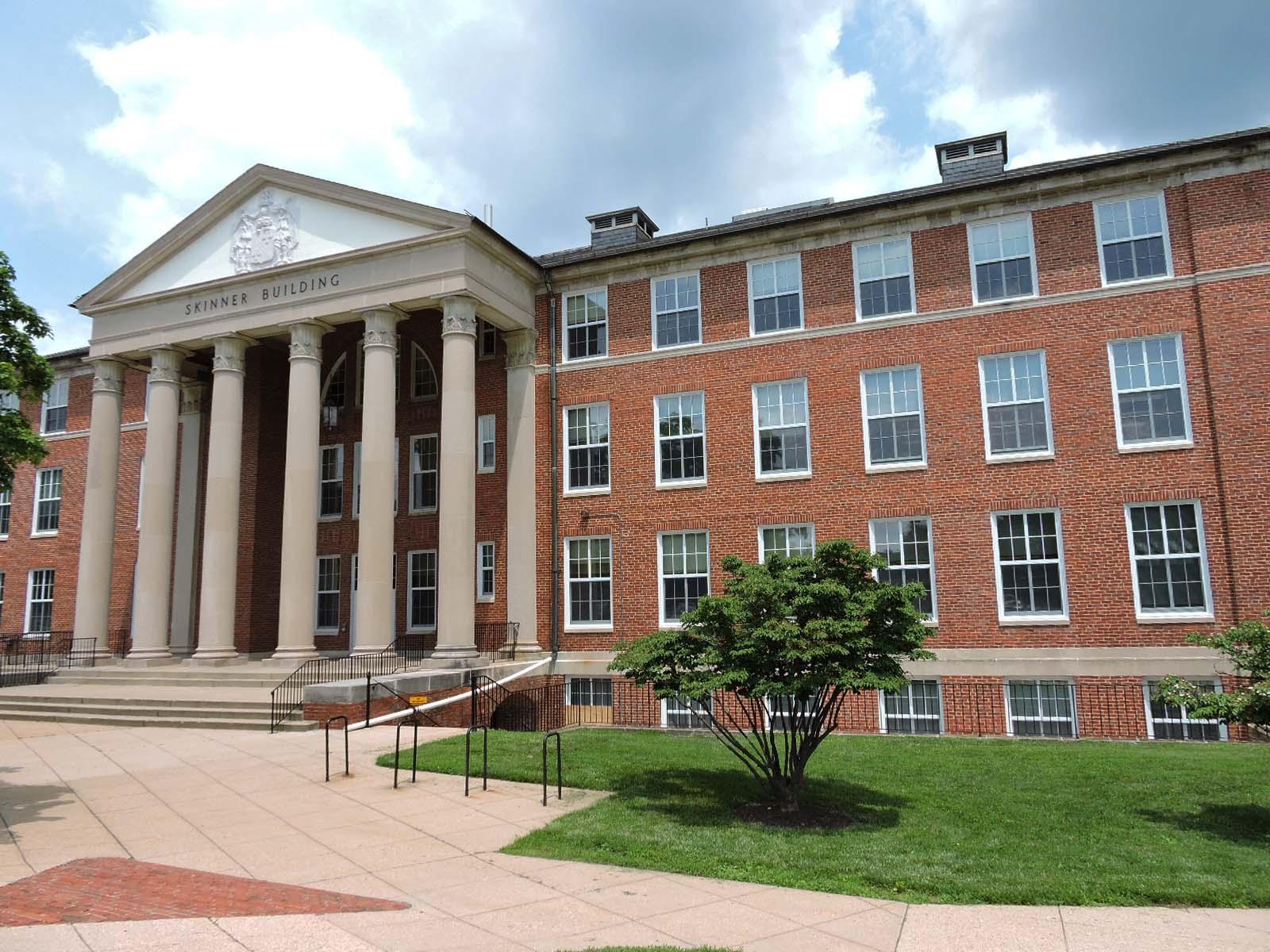 SKINNER BUILDING