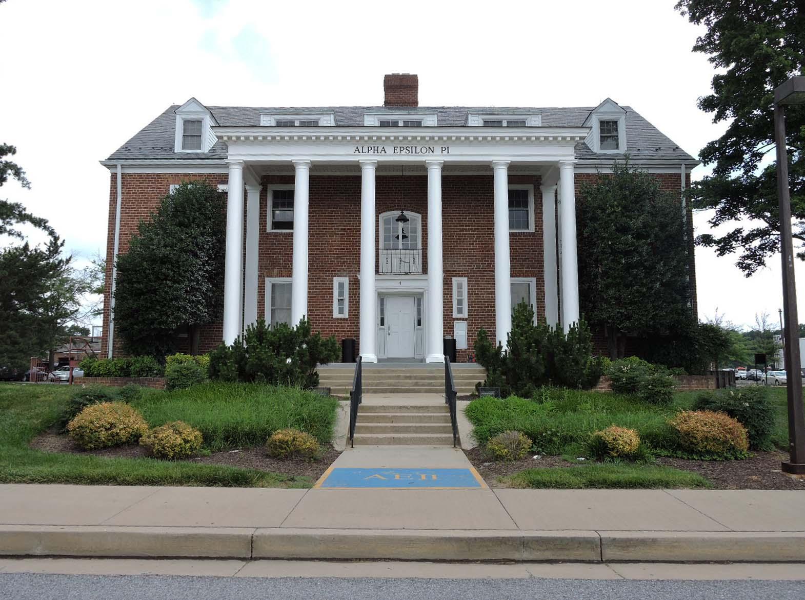 GREEK HOUSE 4