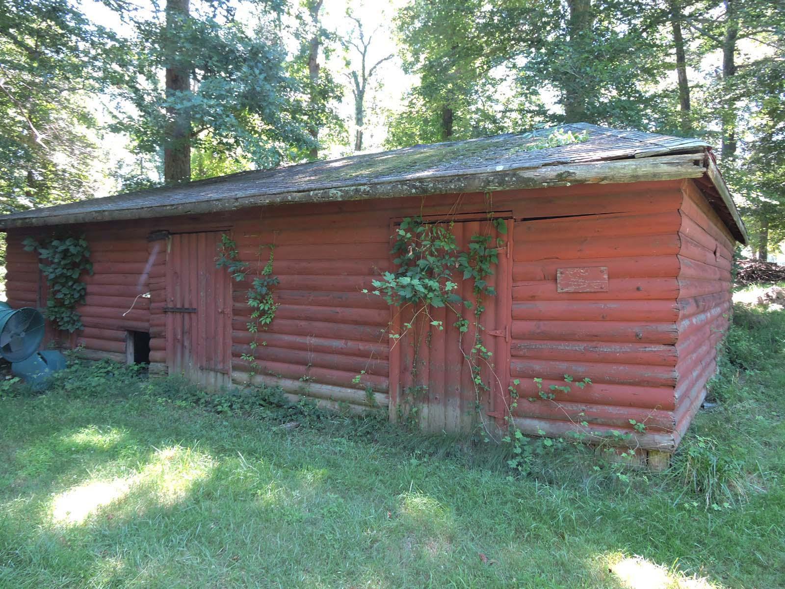 BOAT HOUSE