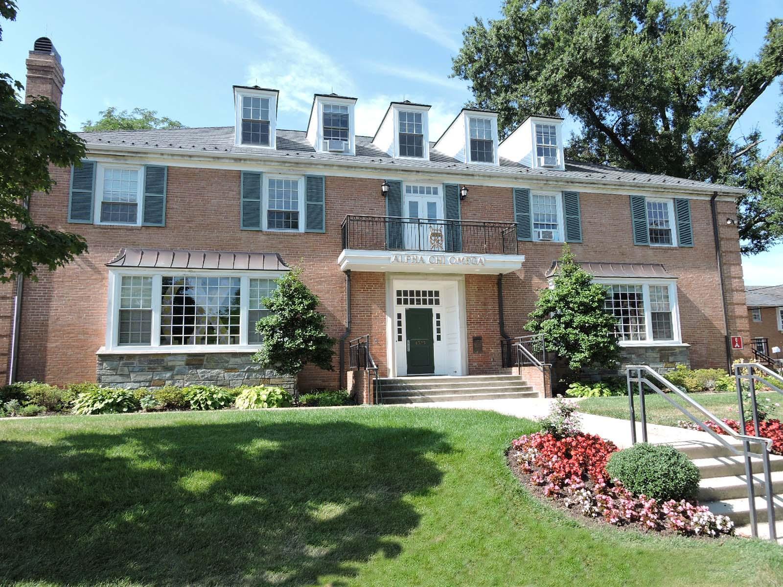 GREEK HOUSE 172