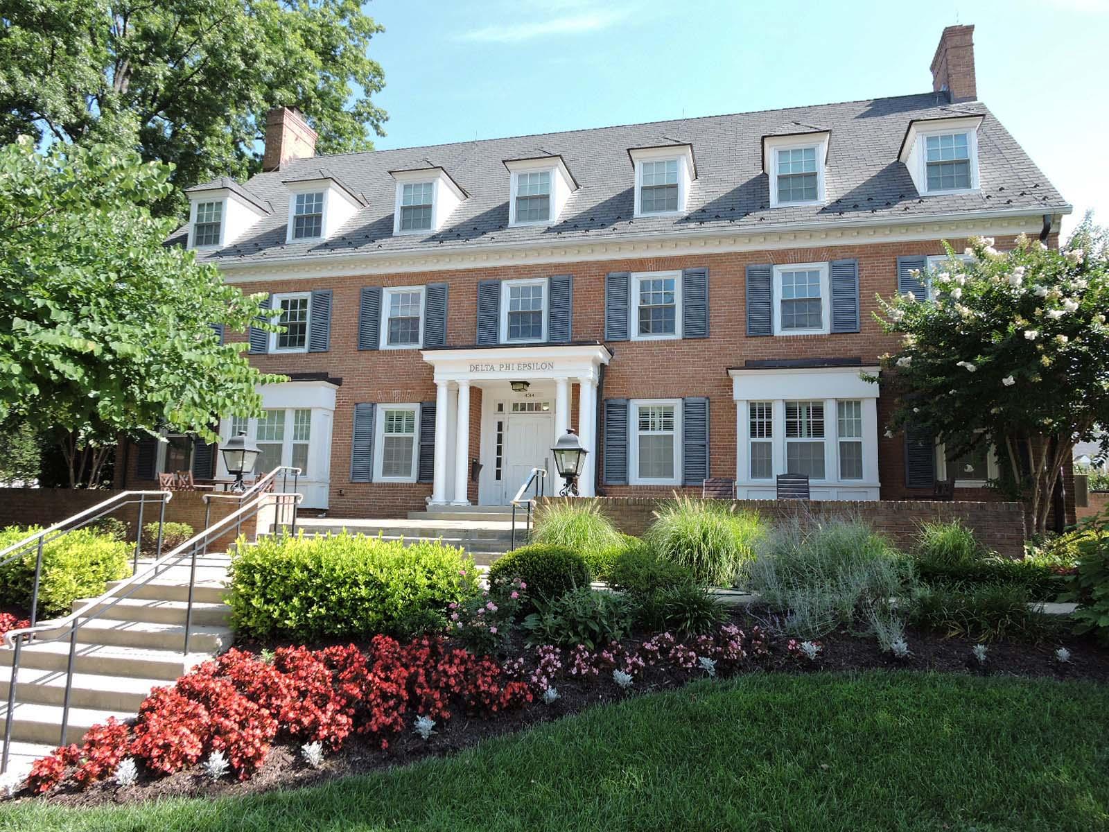 GREEK HOUSE 173