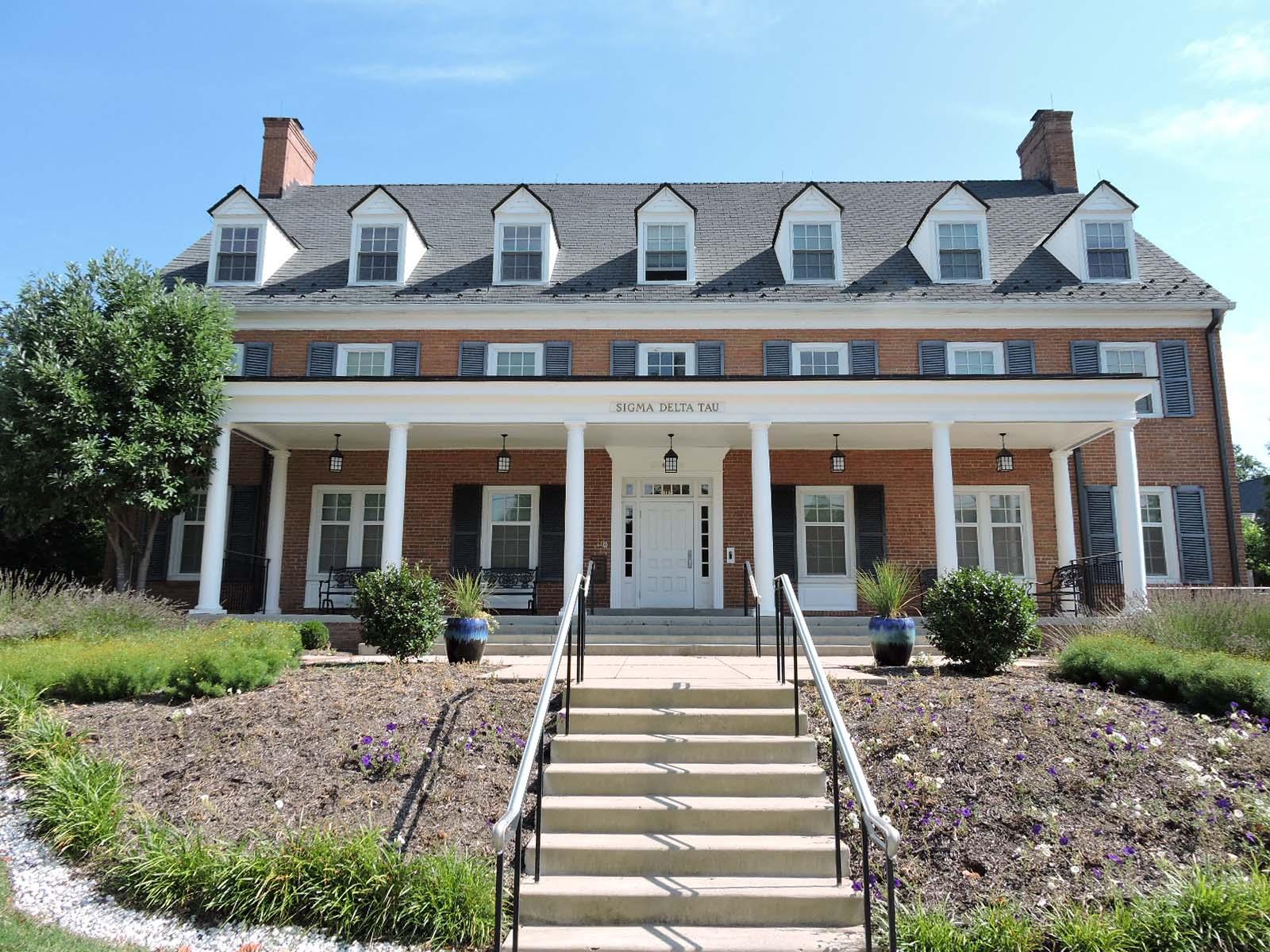 GREEK HOUSE 174