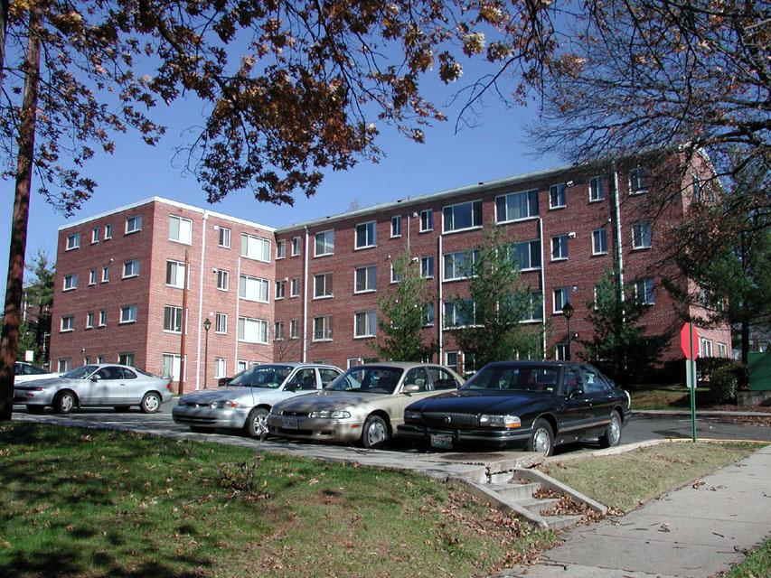 GRADUATE HILLS APT 4