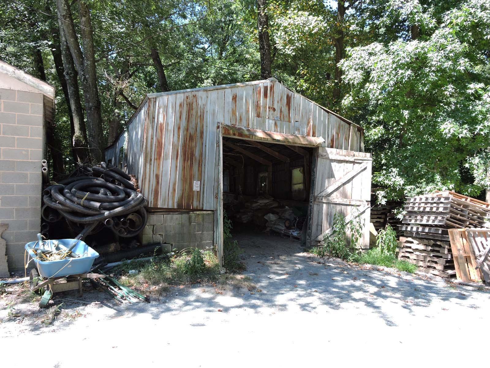 GOLF COURSE FERTILIZER SHED