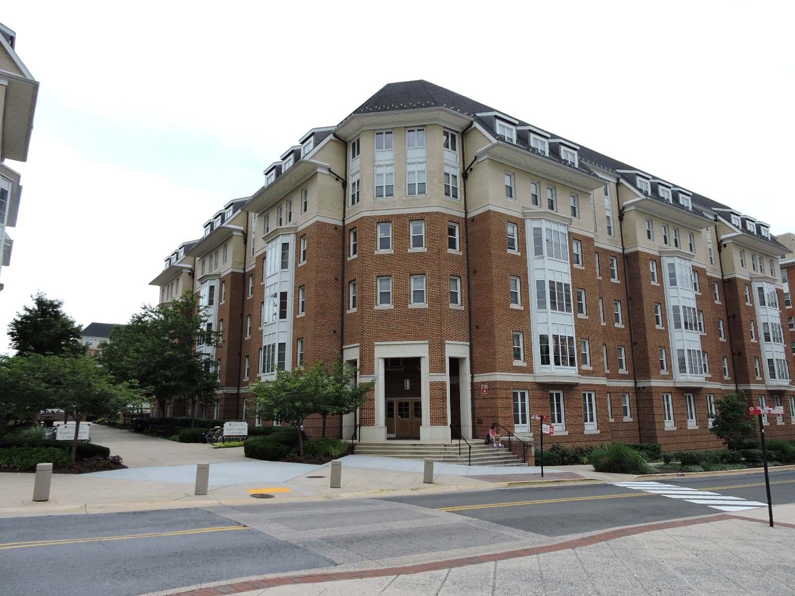 SOUTH CAMPUS COMMONS 6