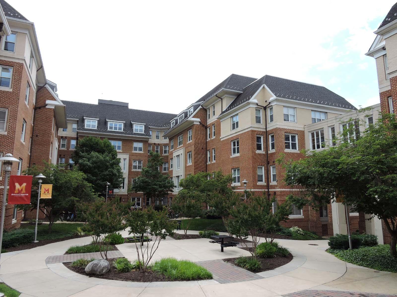 SOUTH CAMPUS COMMONS 3