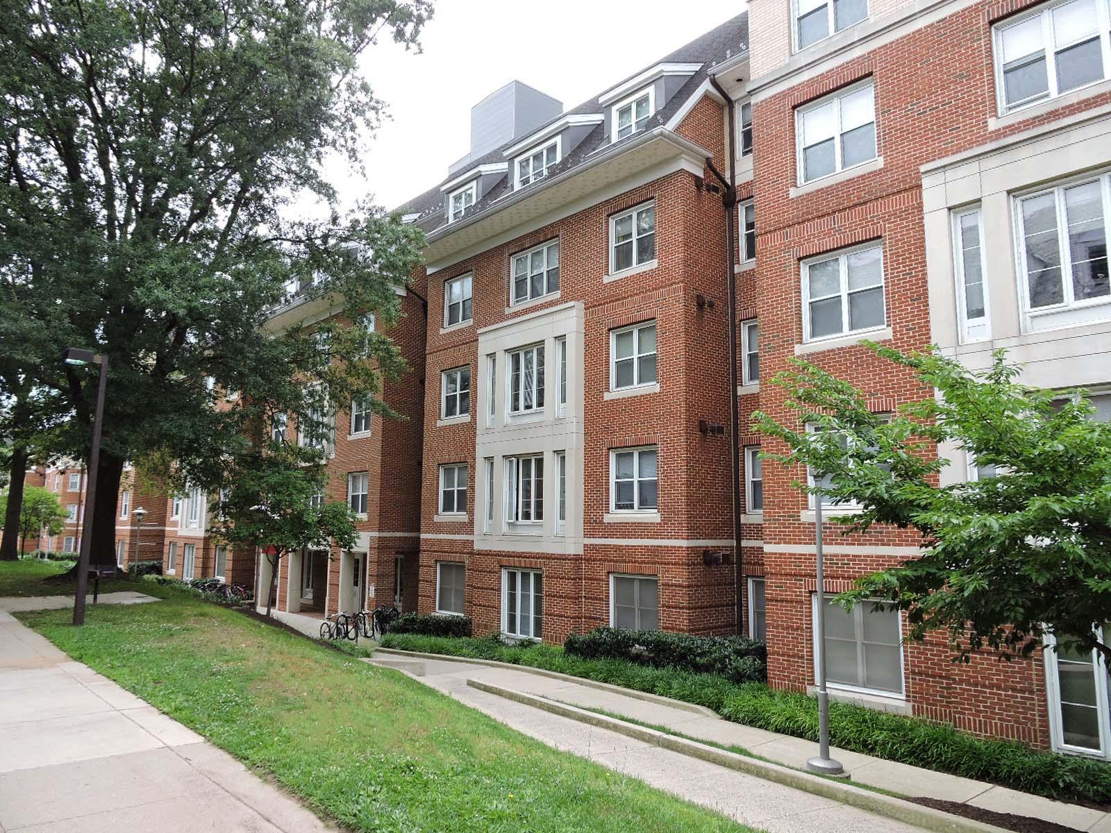 SOUTH CAMPUS COMMONS 4